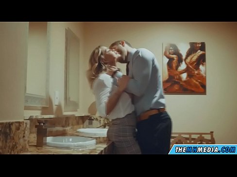 ❤️ Rehefa mamitaka anao ao amin'ny trano fidiovana ho an'ny besinimaro ny blonde be busty ❤❌ Vaovao  amin'ny pôrnôgrafia mg.redpornpictures.ru ❌❤